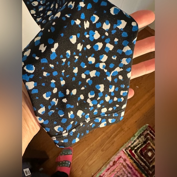 Beyond Yoga - Ankle length leggings in black with blue/white - Size L - Picture 8 of 8